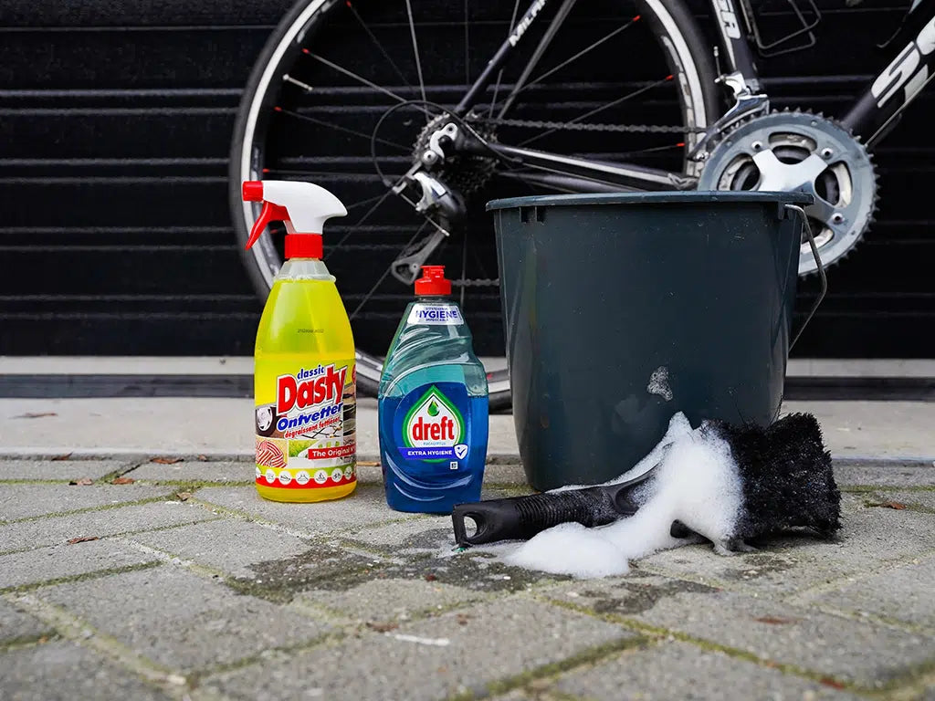 Fahrrad mit Spülmittel reinigen? Keine gute Idee! – Dynamic Bike Care
